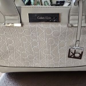 Winter White Calvin Klein Hand Bag With Detachable Crossbody Strap